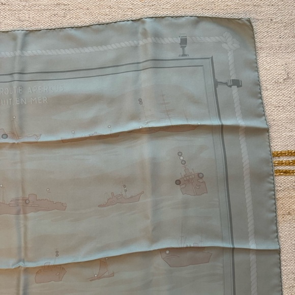 New with tags Hermes Limited Edition Silk Wash Scarf - Picture 3 of 9